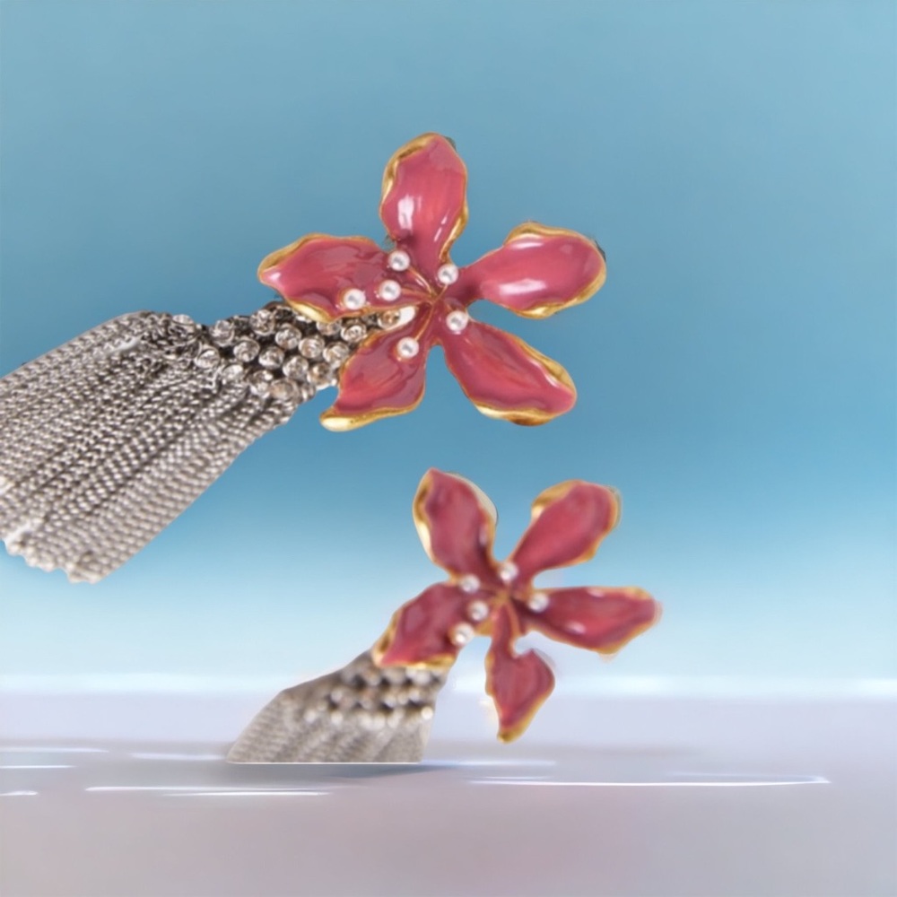 NWT ZARA RHINESTONE SPARKLY BLOGGERS FAV PEARL FLOWER EARRINGS